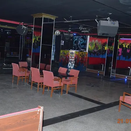 New Penguen Hotel *
